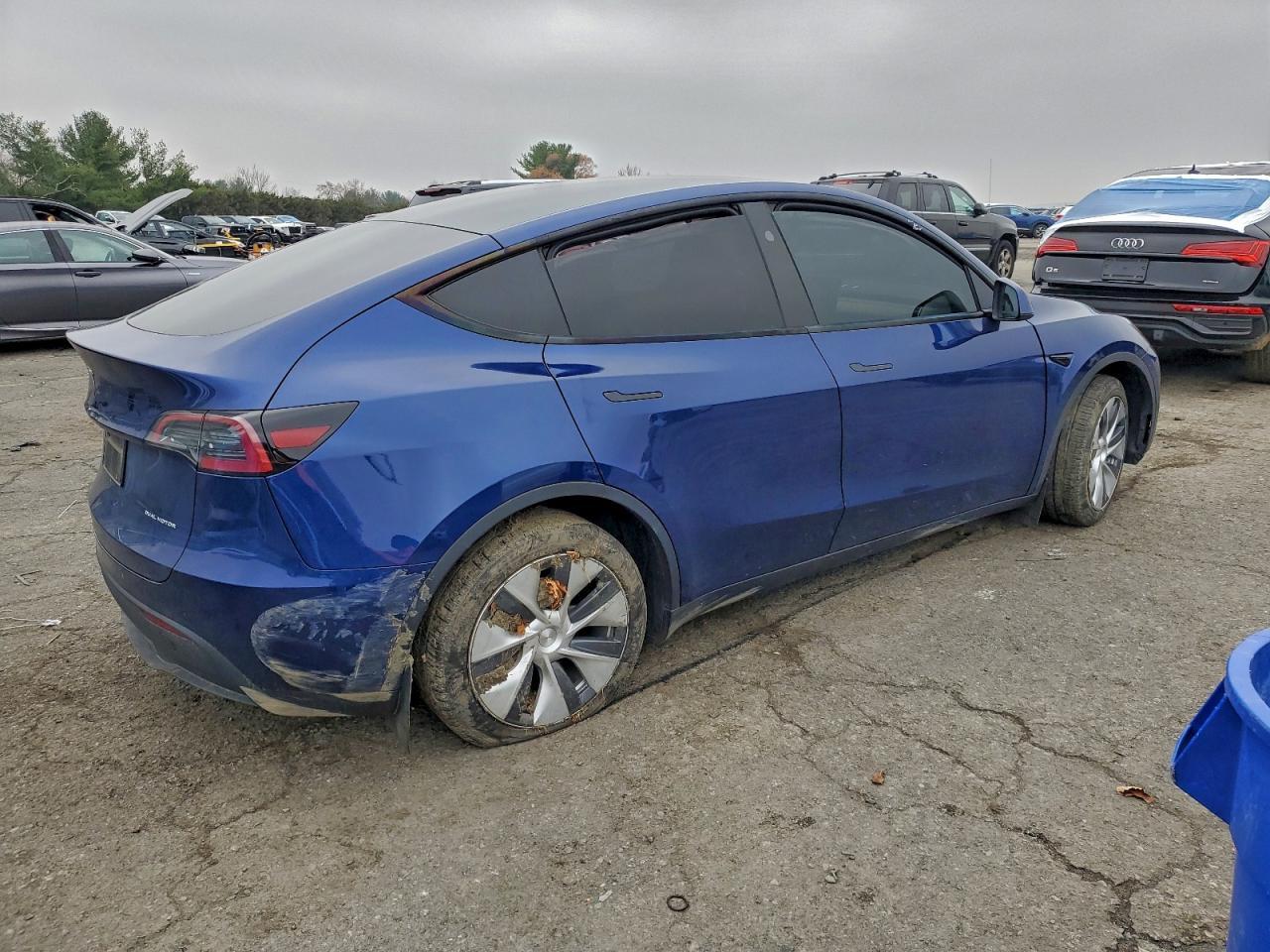 2024 TESLA MODEL Y