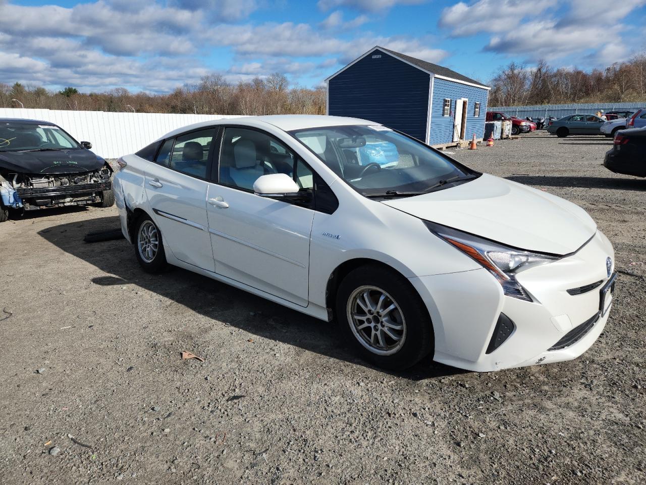 2016 TOYOTA PRIUS