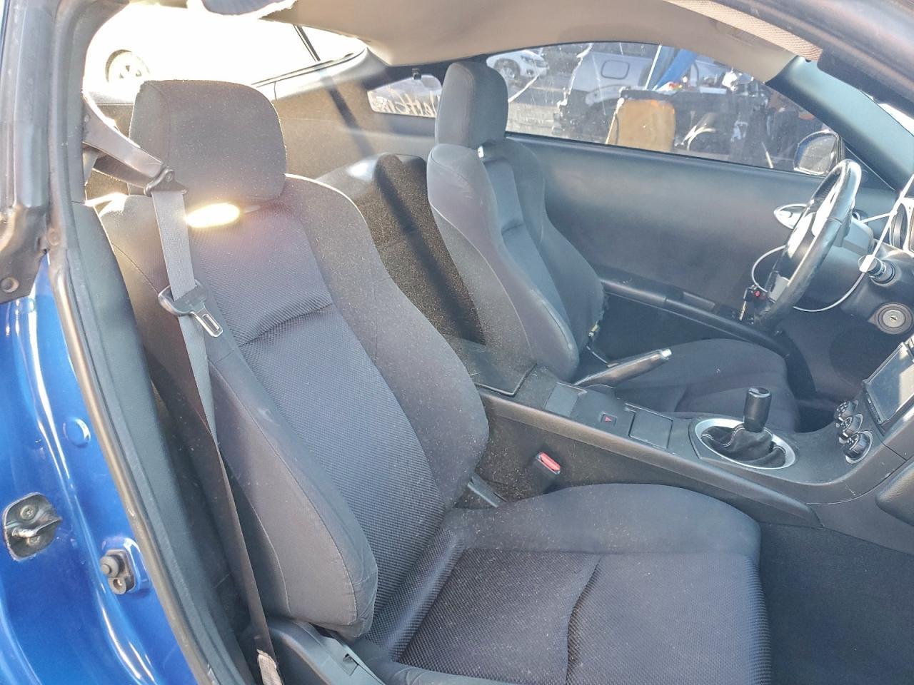 2005 NISSAN Z