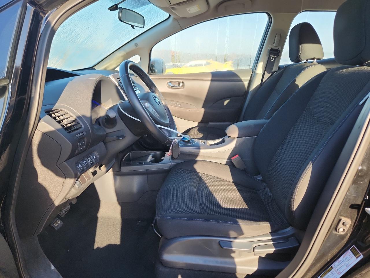 2015 NISSAN LEAF