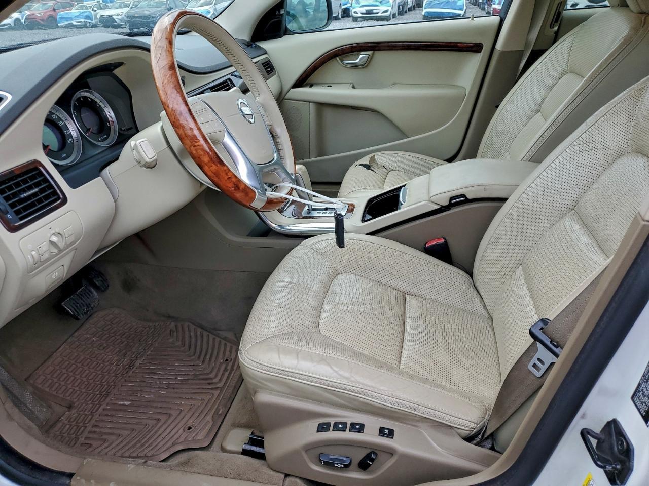 2011 VOLVO XC70
