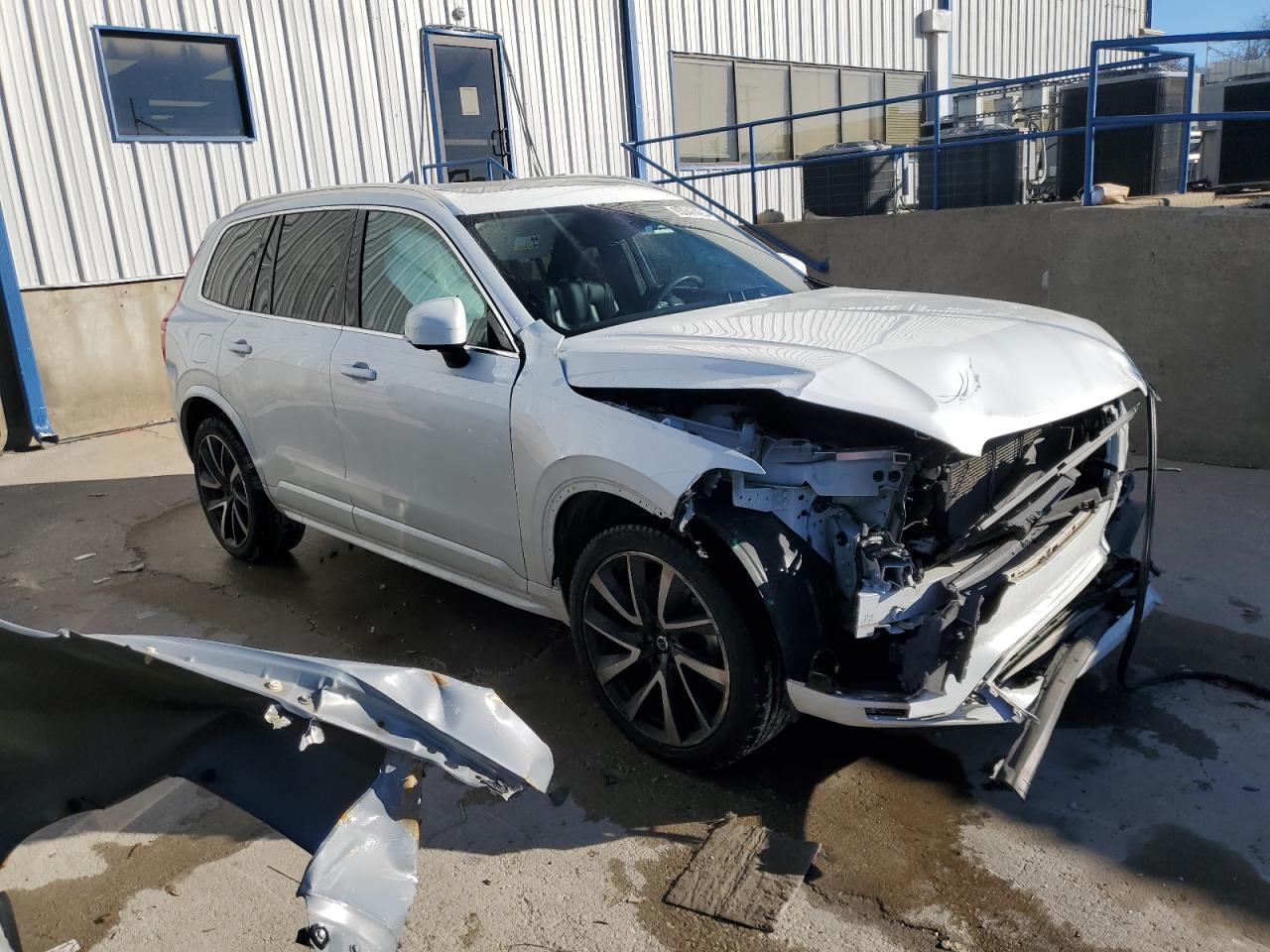 2022 VOLVO XC90