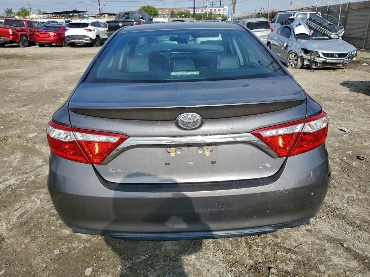 2016 TOYOTA CAMRY