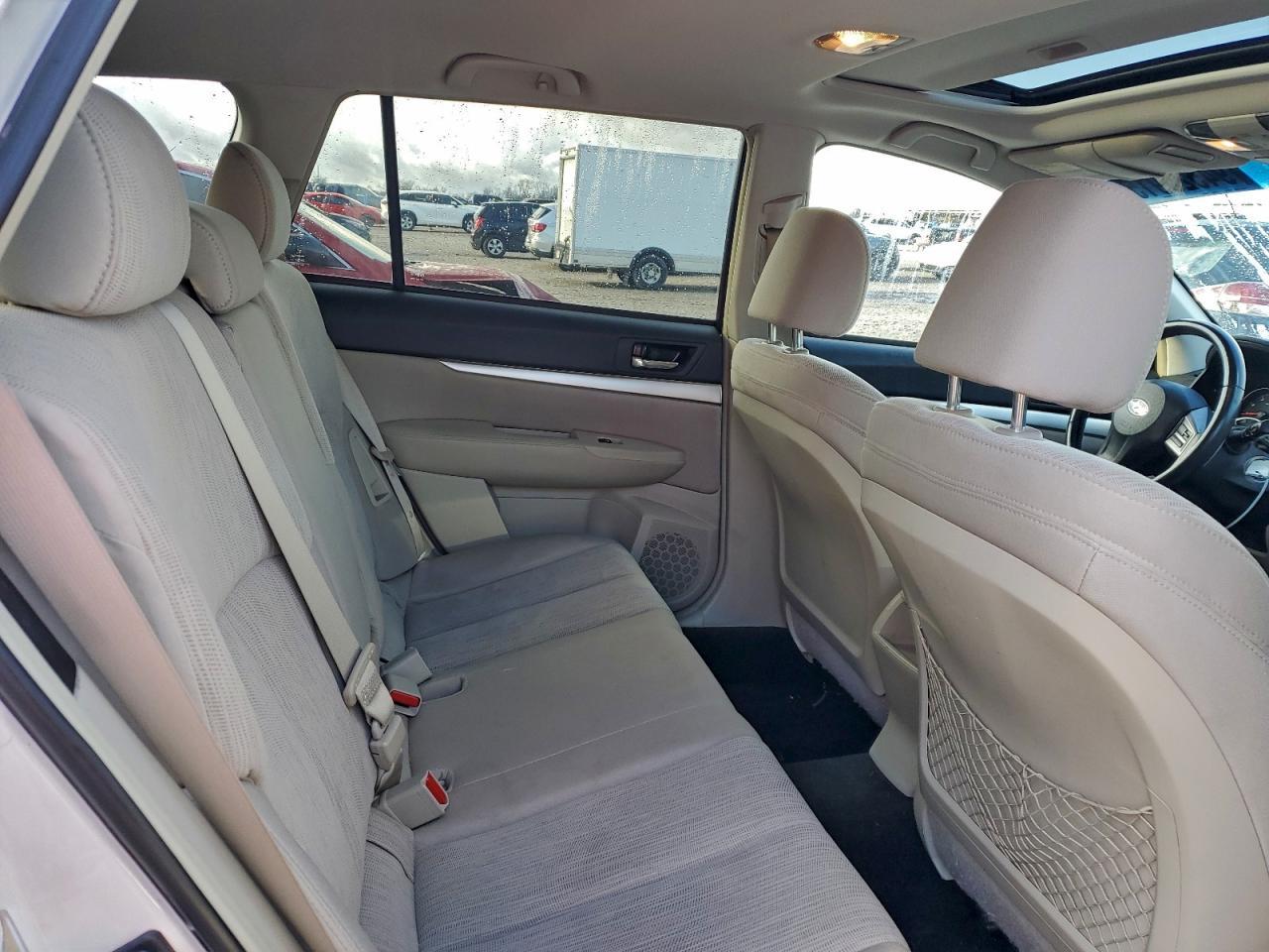 2013 SUBARU Outback