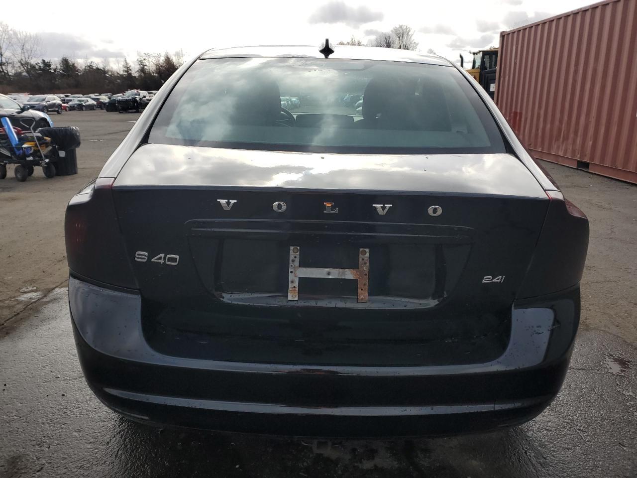 2010 VOLVO S40