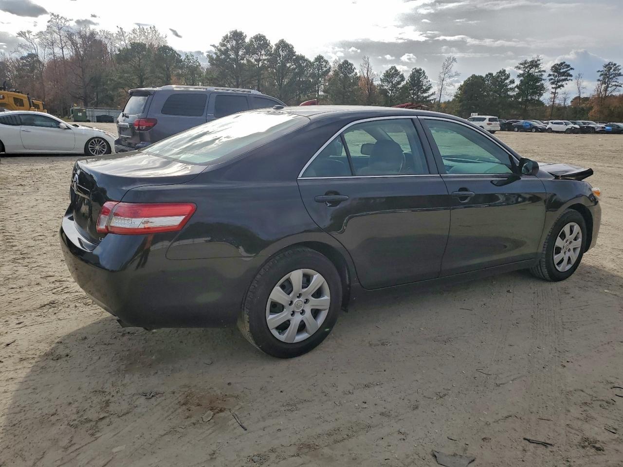 2011 TOYOTA CAMRY