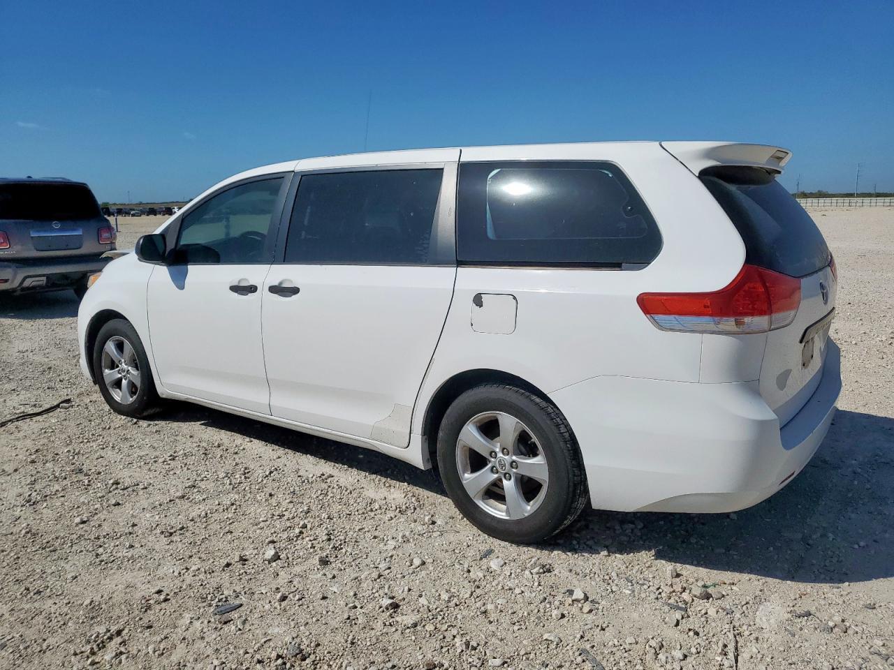 2012 TOYOTA SIENNA