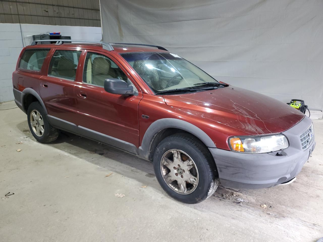 2002 VOLVO V70
