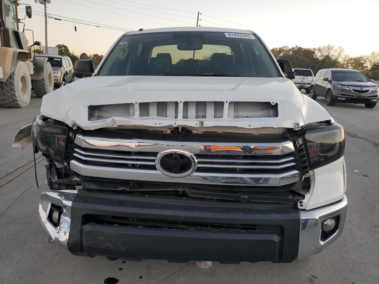 2016 TOYOTA TUNDRA