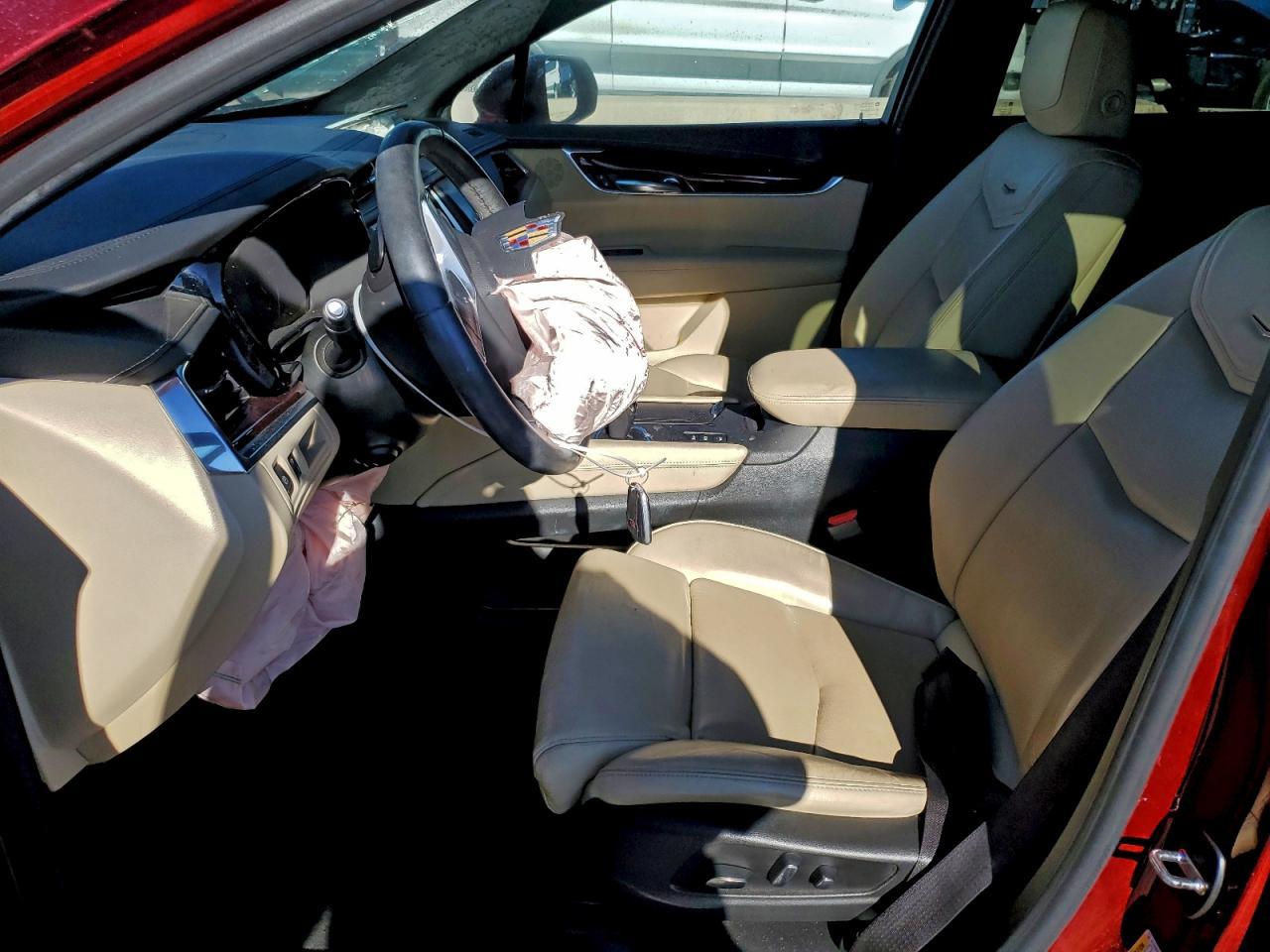 2017 CADILLAC XT5