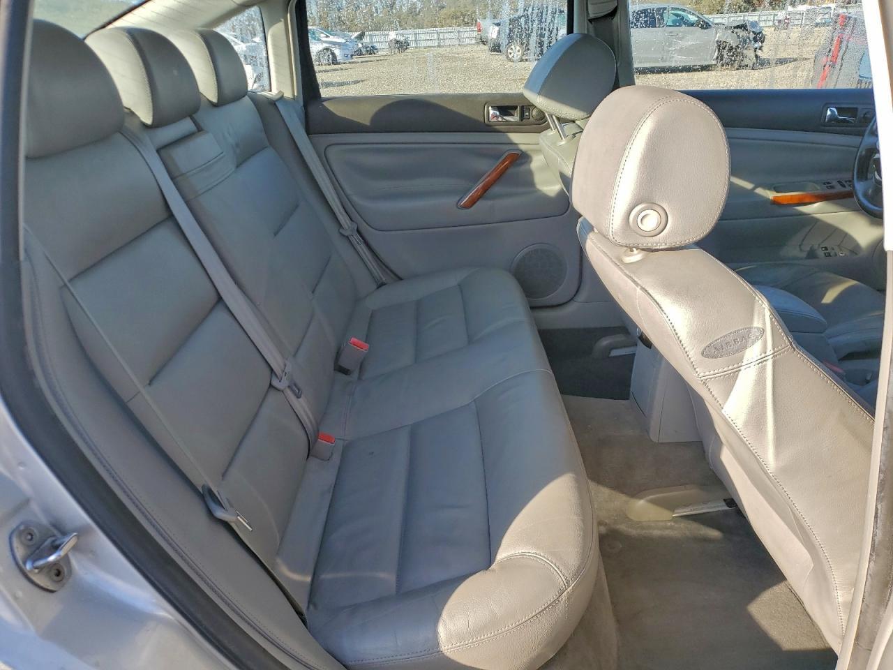 2001 VOLKSWAGEN Passat