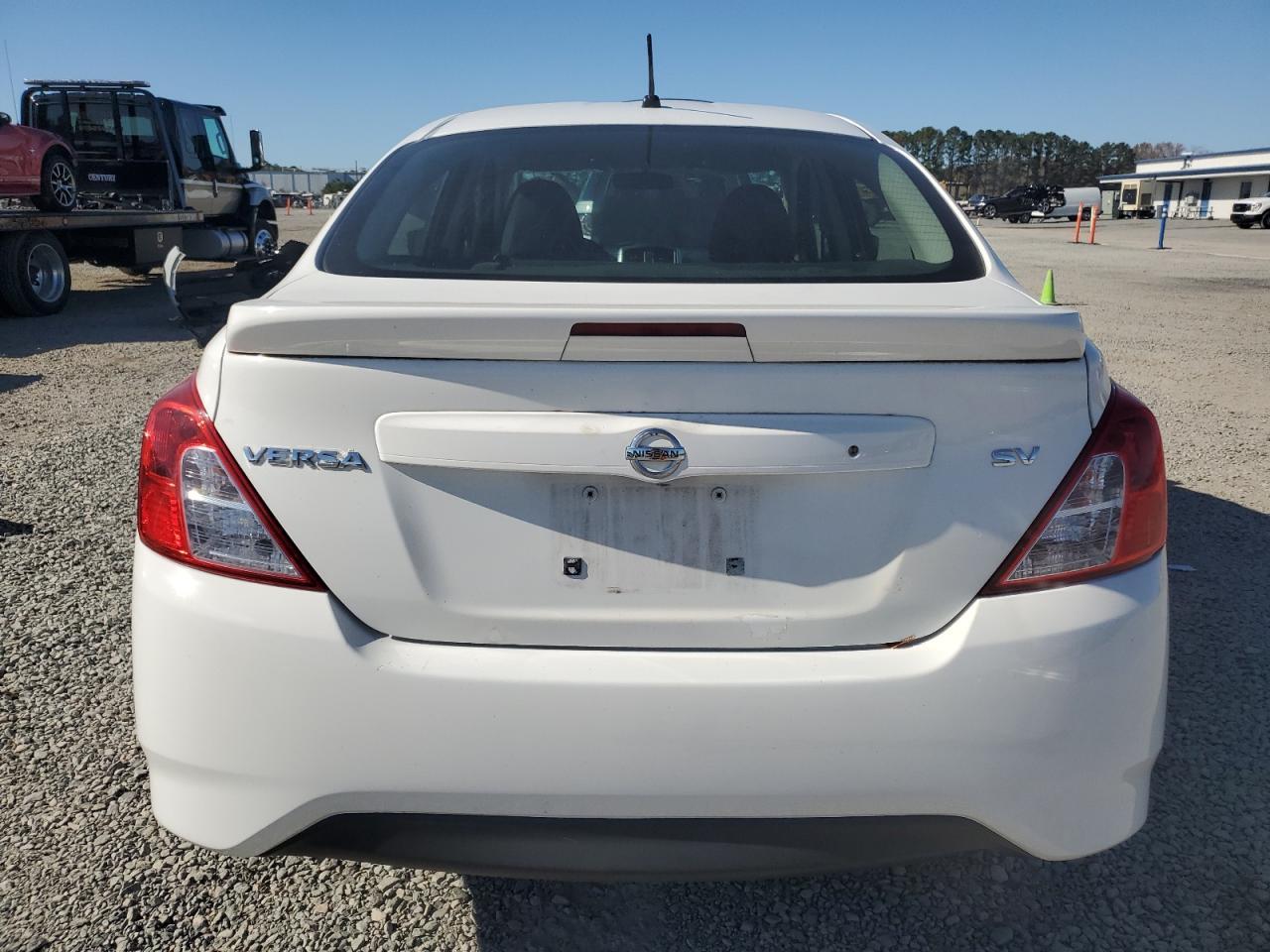 2017 NISSAN VERSA