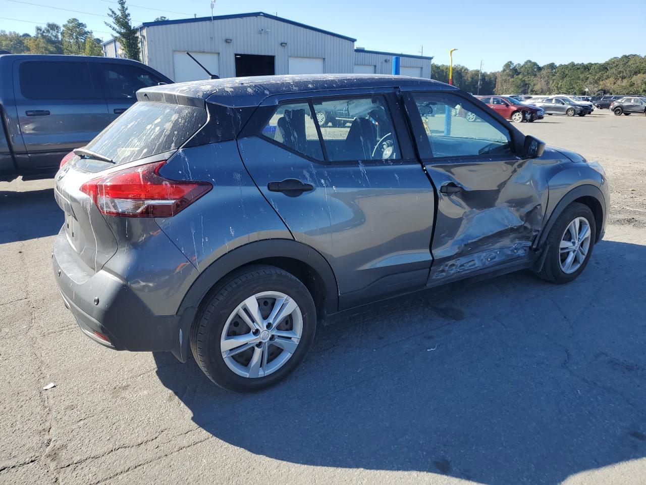 2020 NISSAN KICKS