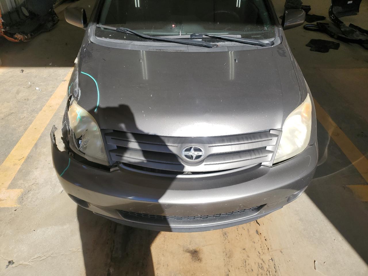2004 TOYOTA SCION