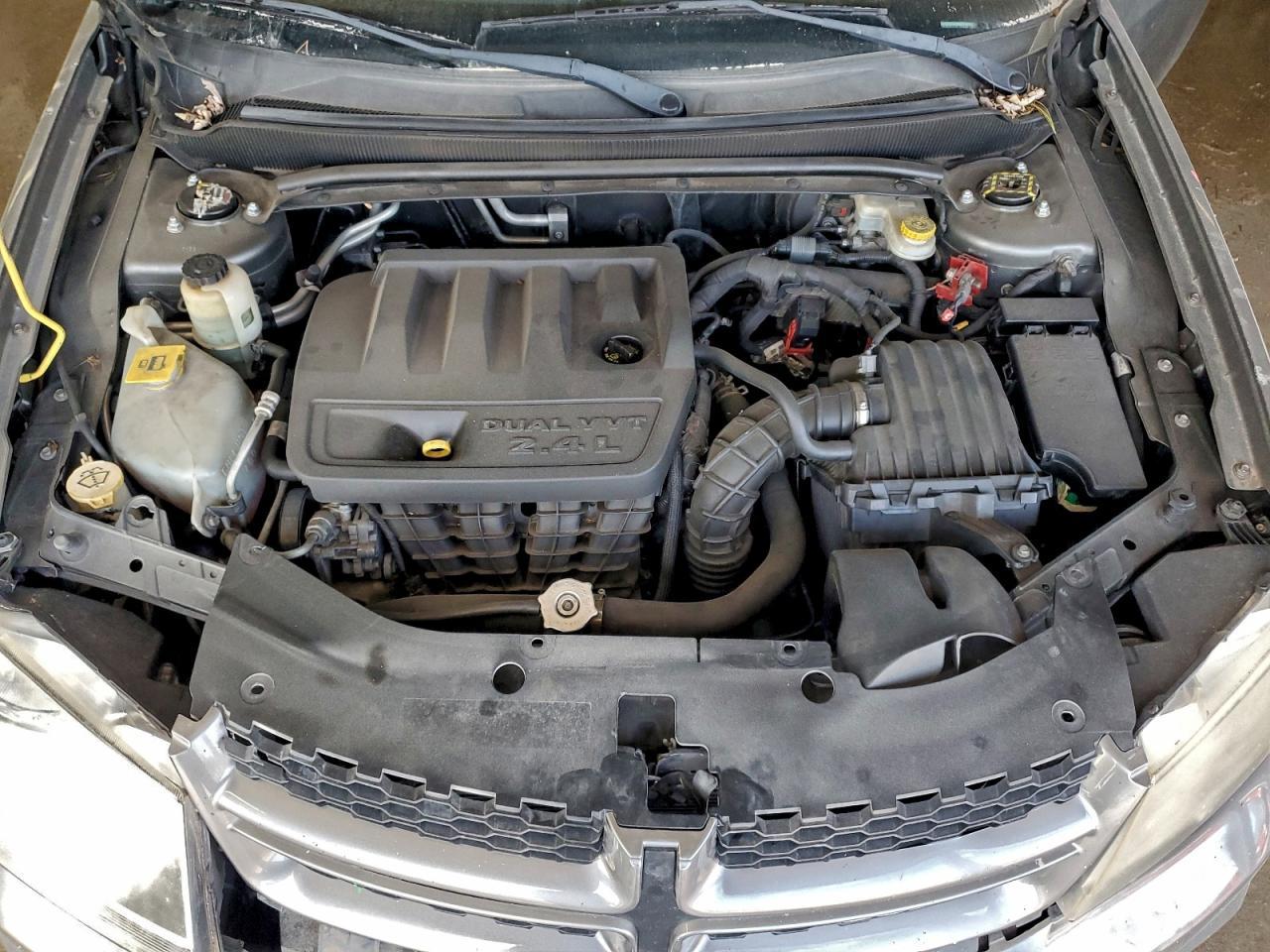 2013 DODGE Avenger