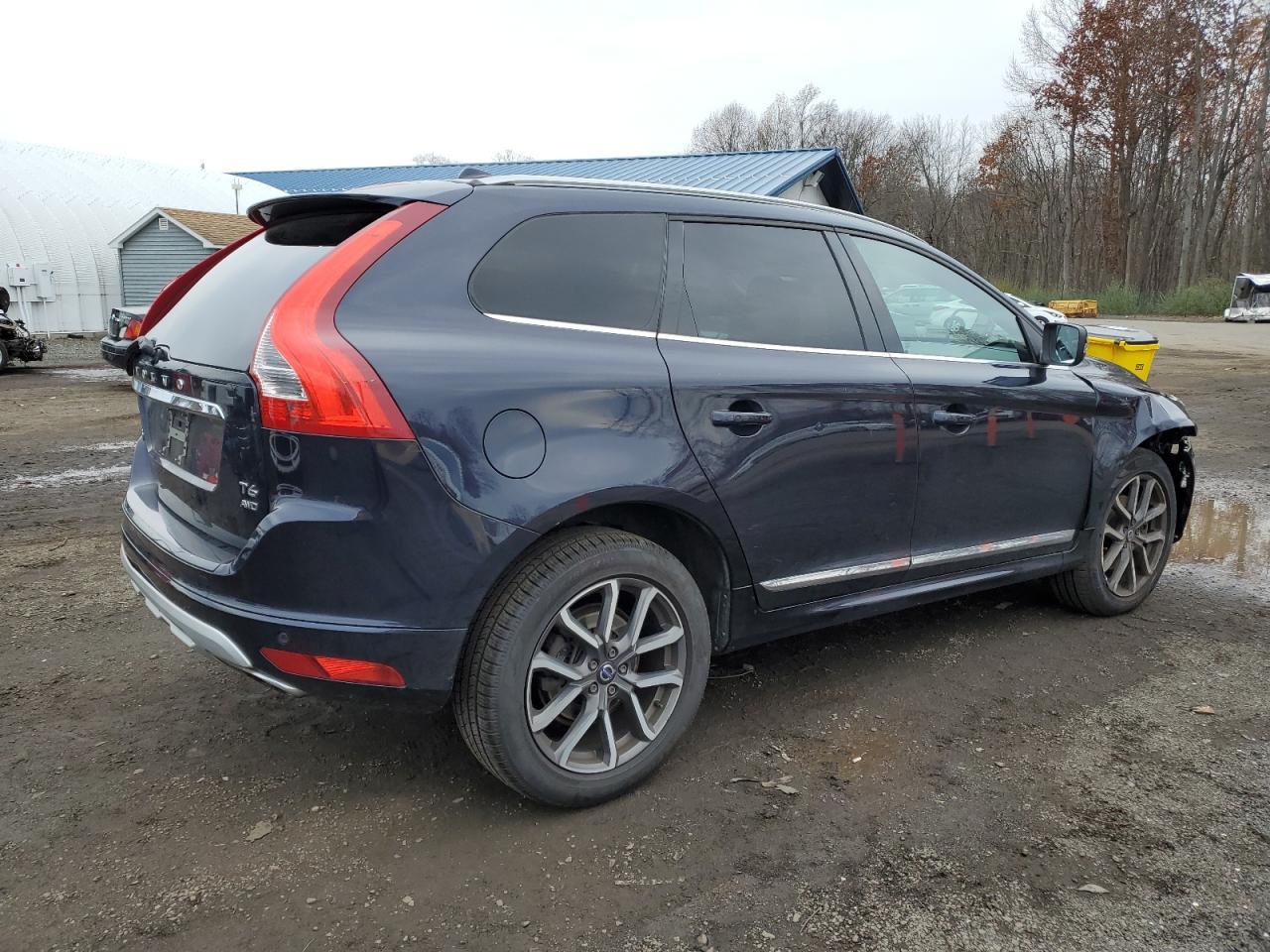 2017 VOLVO XC60