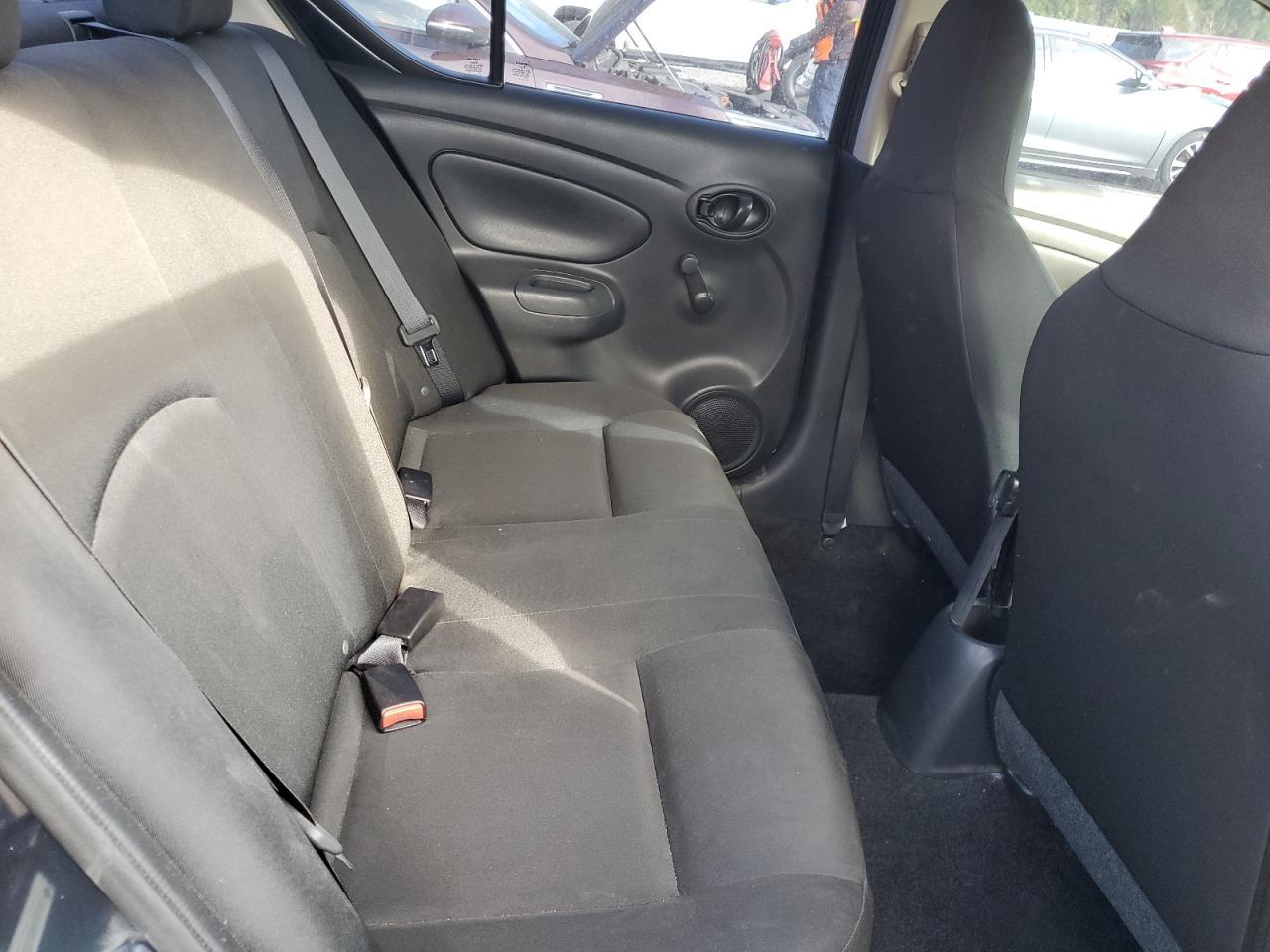 2017 NISSAN VERSA