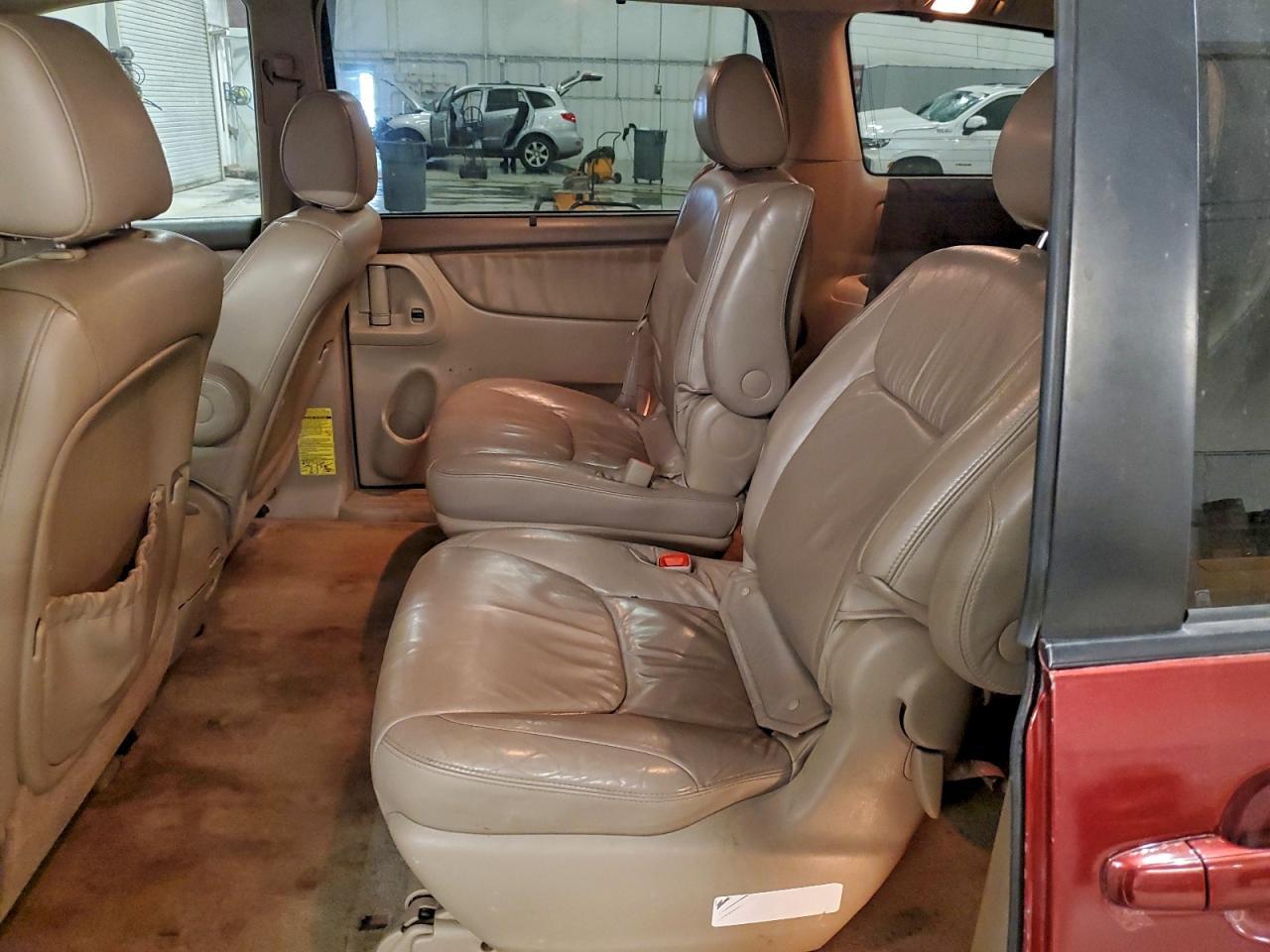 2006 TOYOTA SIENNA