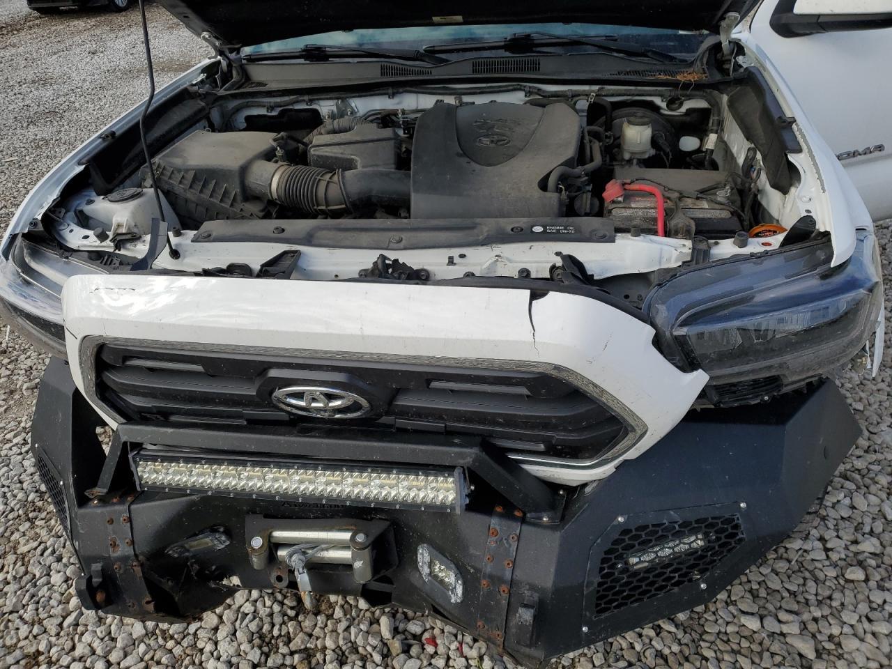 2017 TOYOTA TACOMA