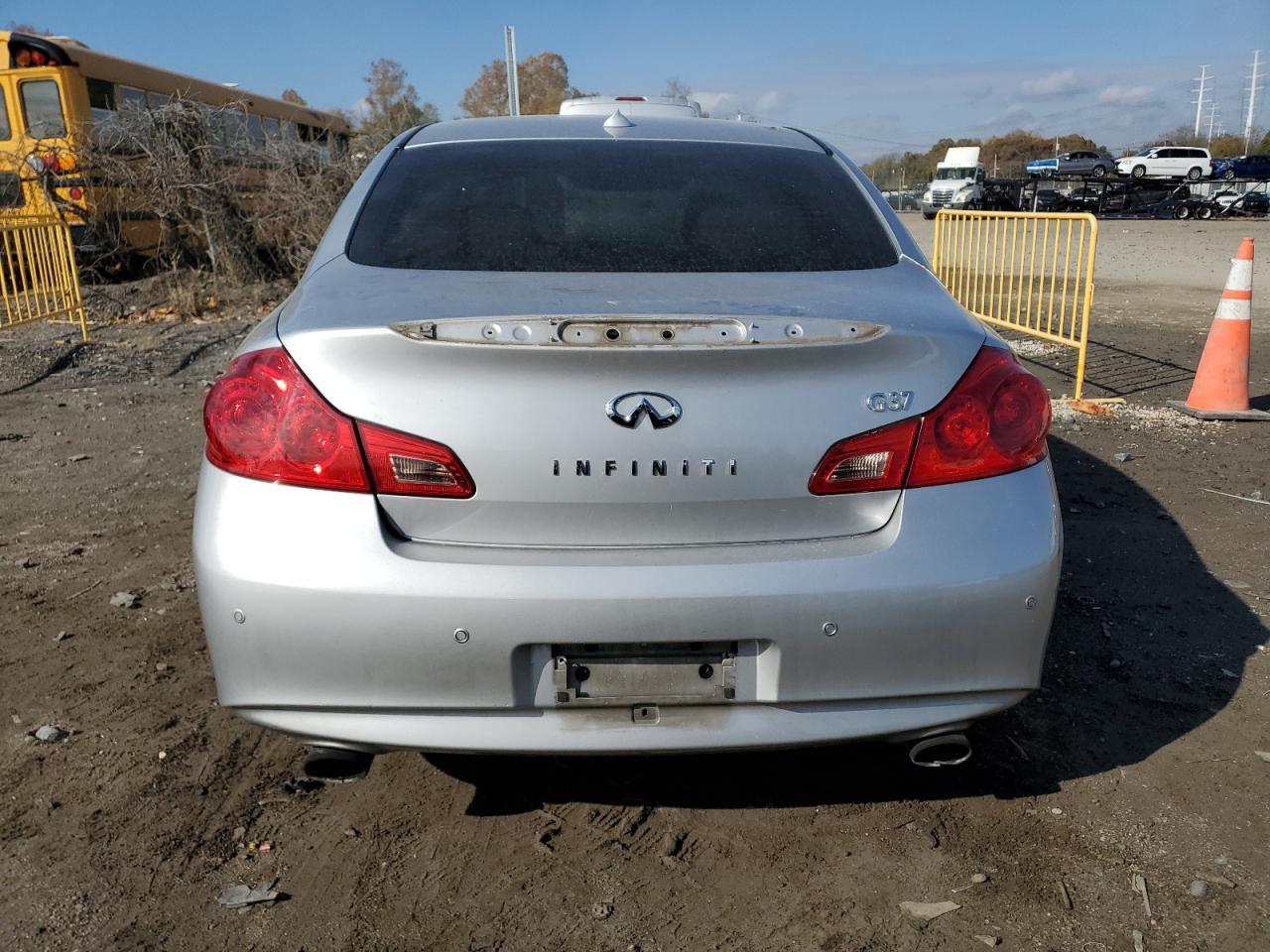 2012 INFINITI G37