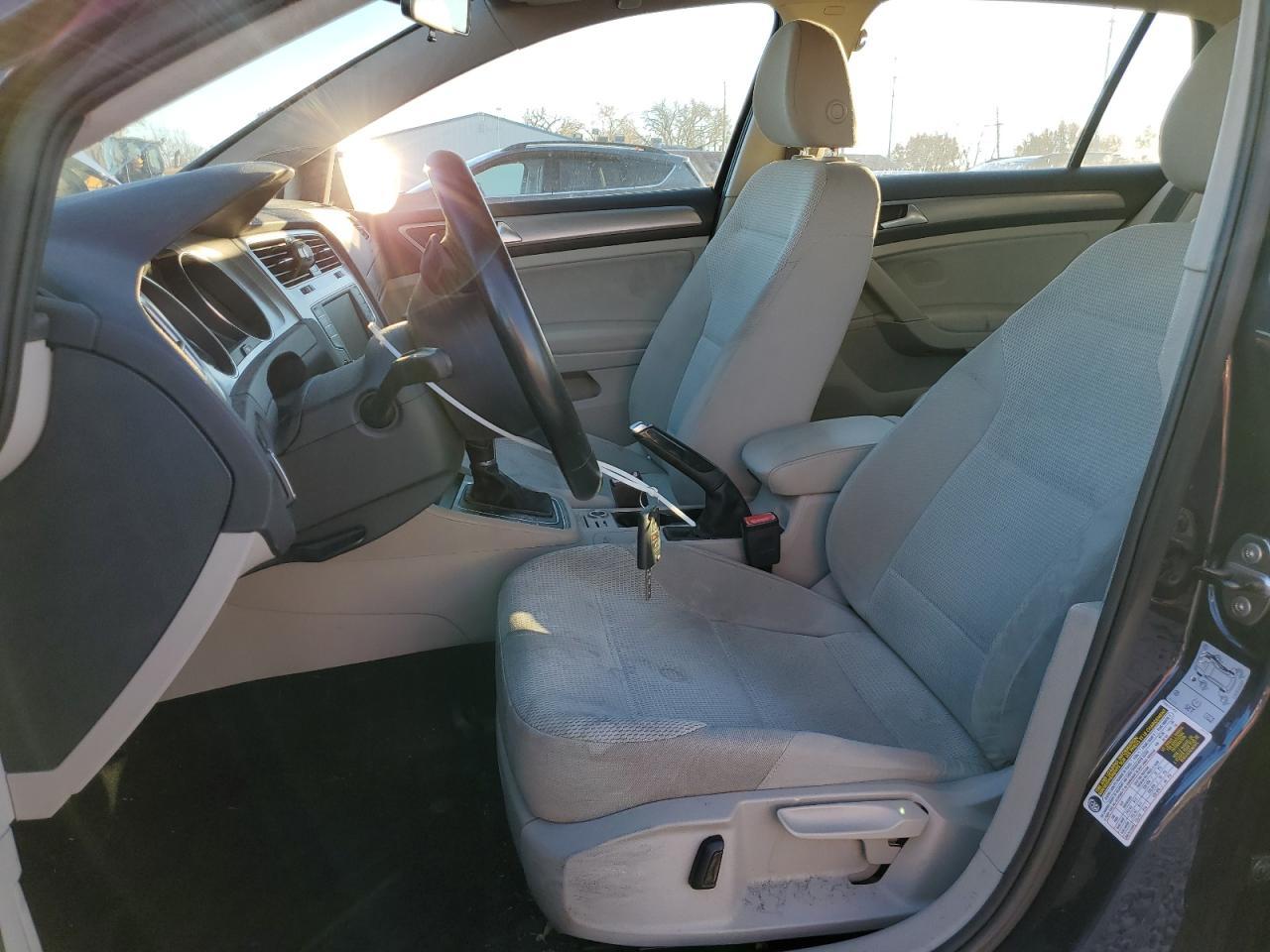 2016 VOLKSWAGEN GOLF