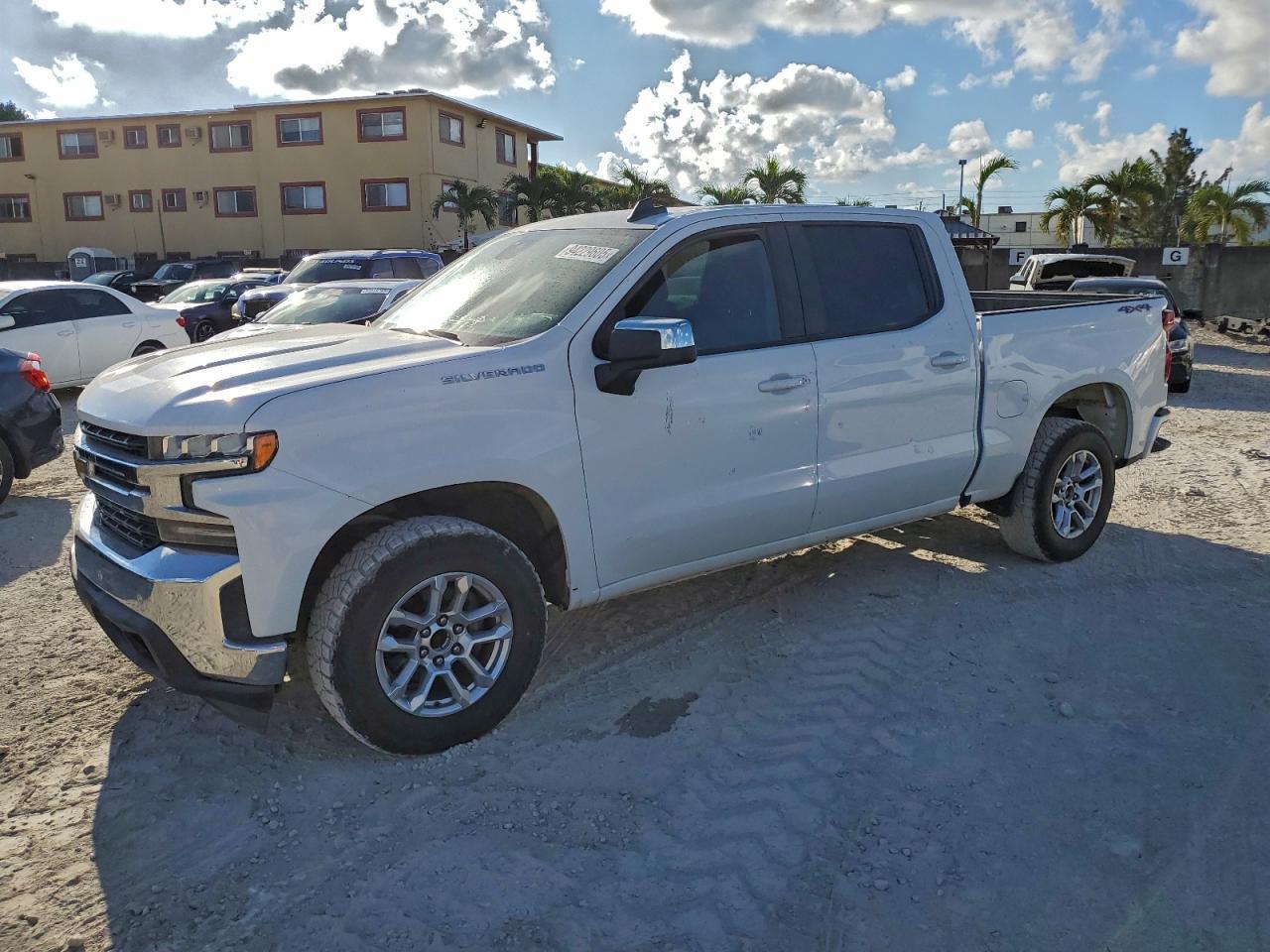 2023 CHEVROLET Silverado