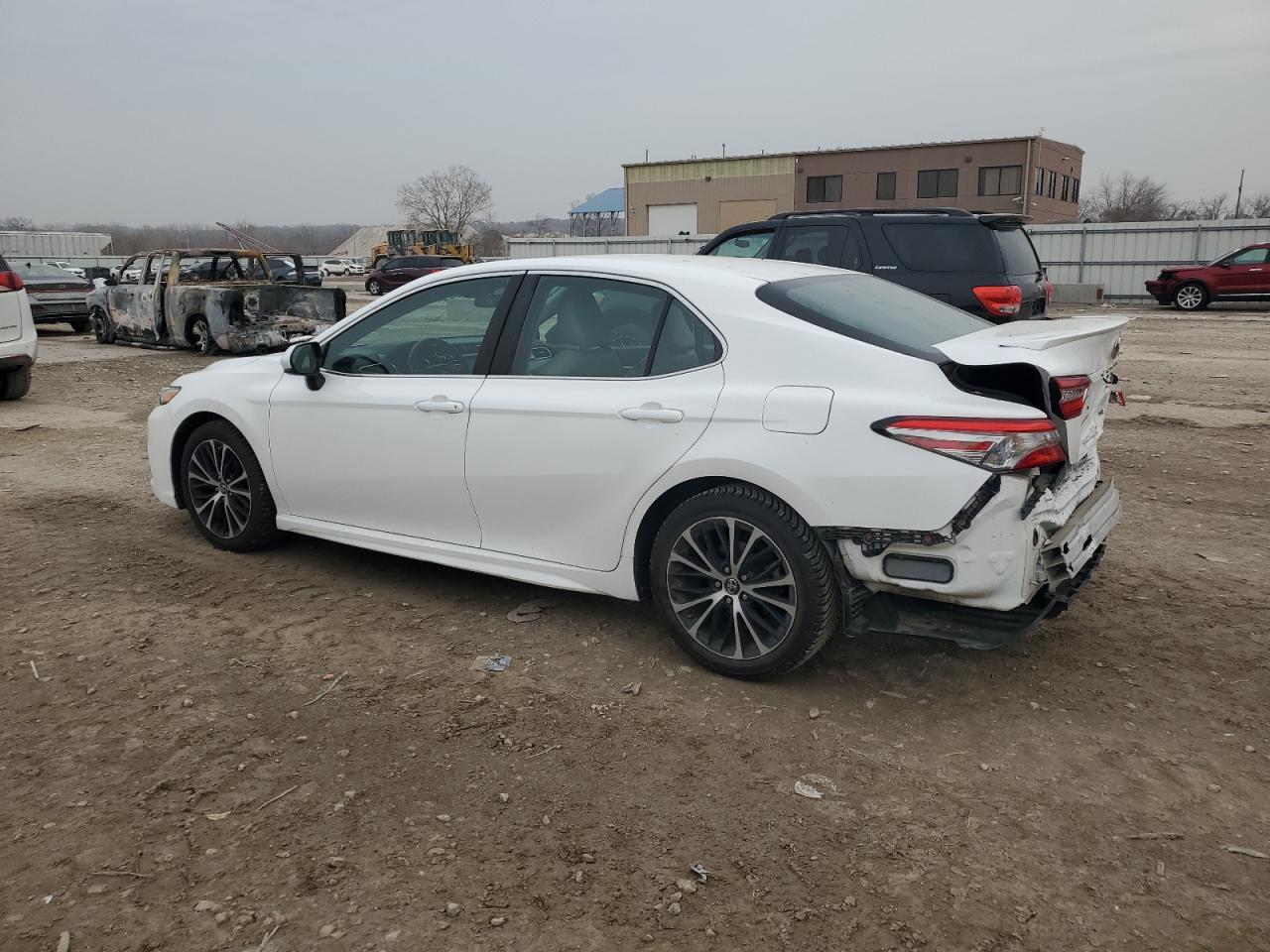 2018 TOYOTA CAMRY