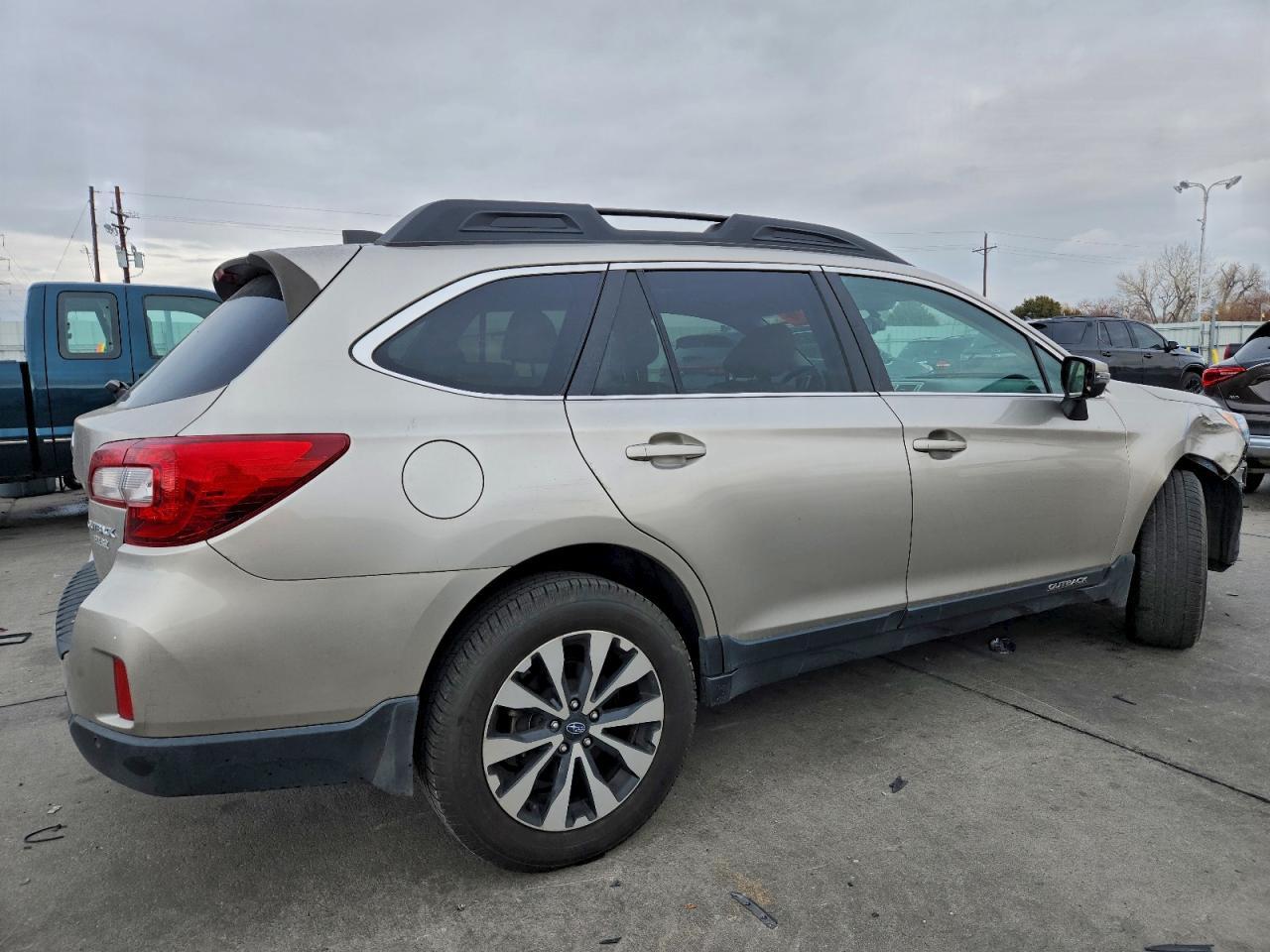 2017 SUBARU Outback