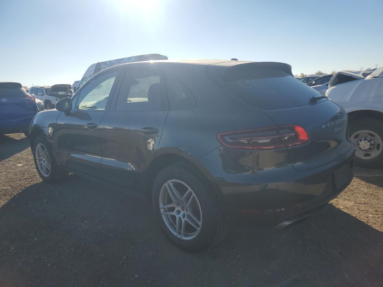 2018 PORSCHE Macan