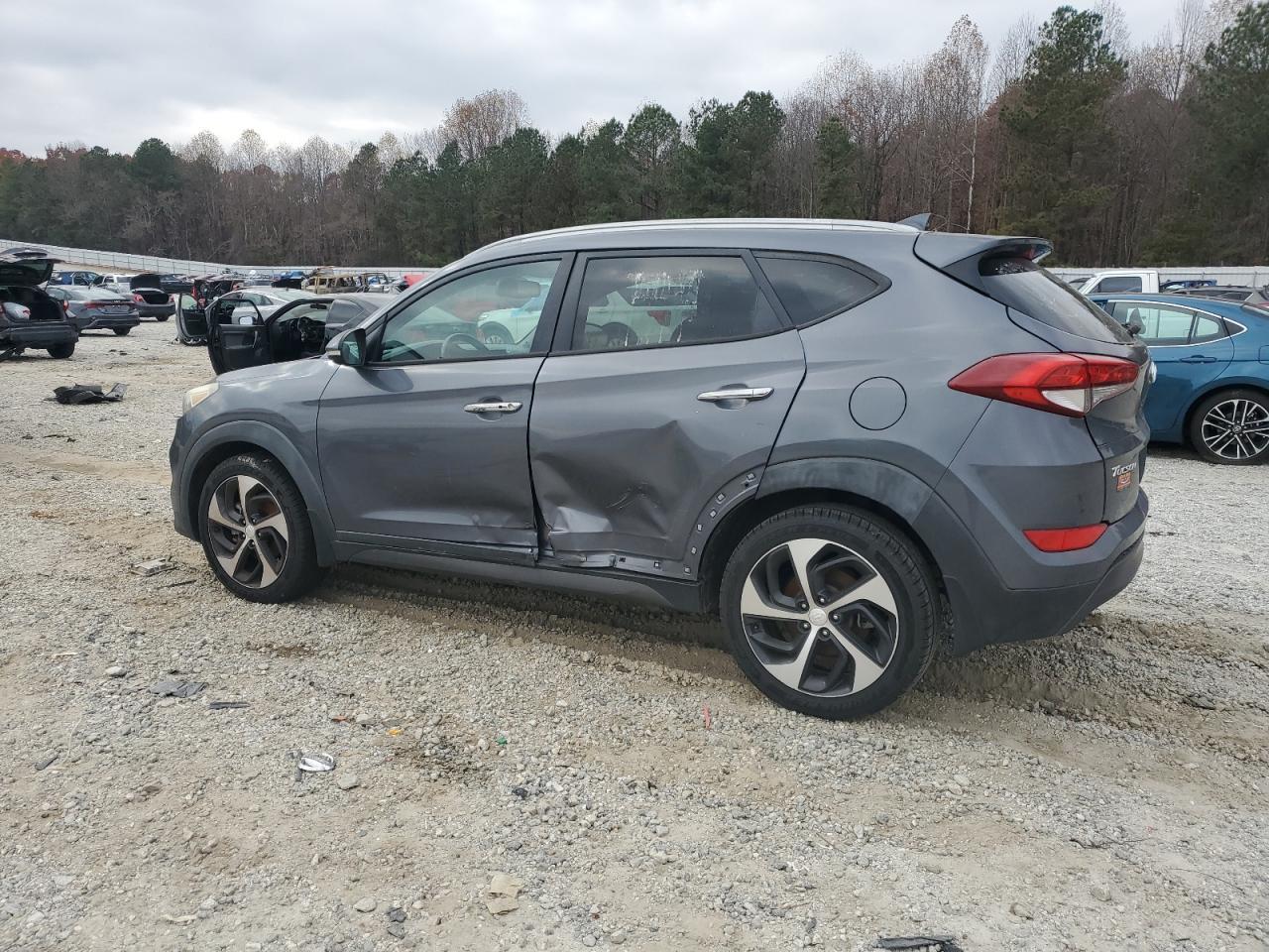 2016 HYUNDAI TUCSON