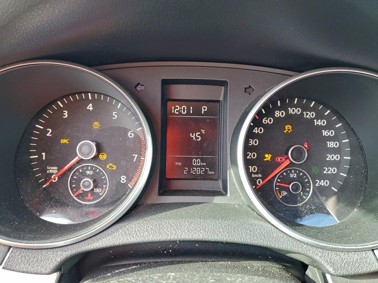 2011 VOLKSWAGEN GOLF