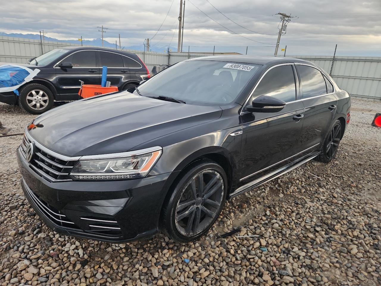 2017 VOLKSWAGEN Passat