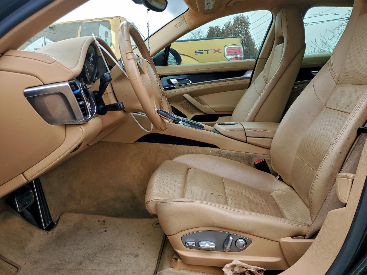 2011 PORSCHE Panamera