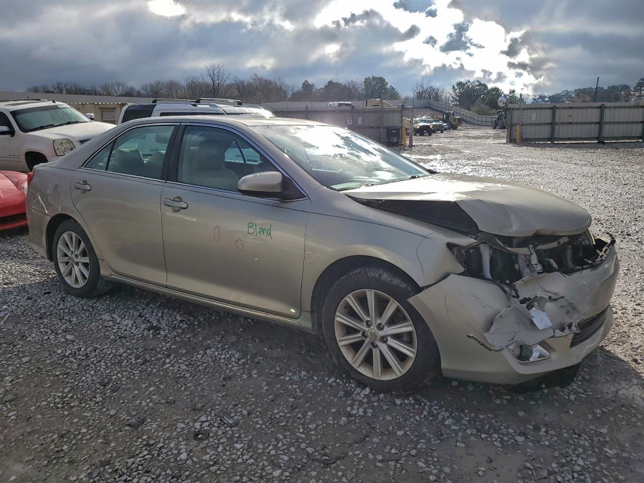 2014 TOYOTA CAMRY