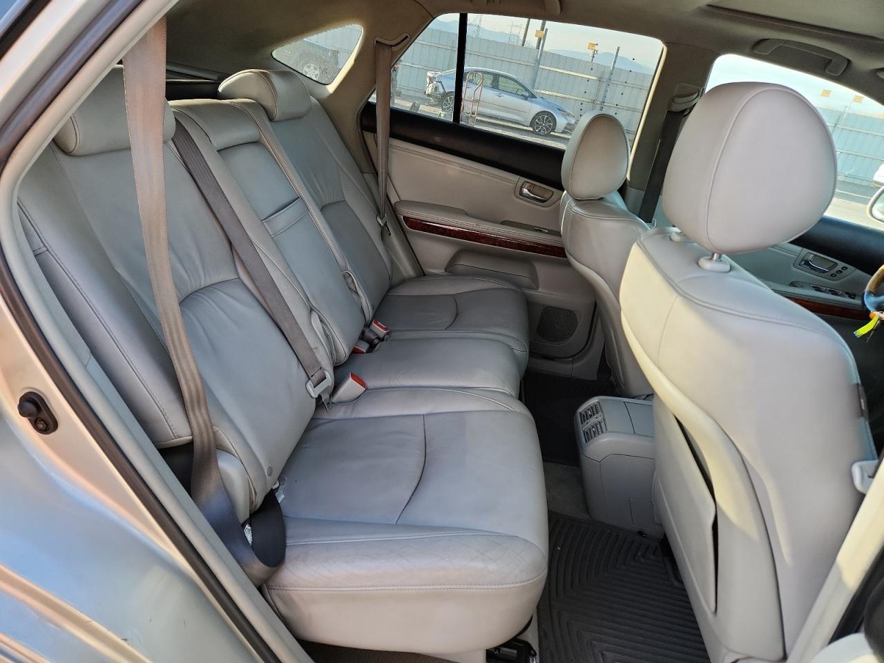 2005 LEXUS Rx 330