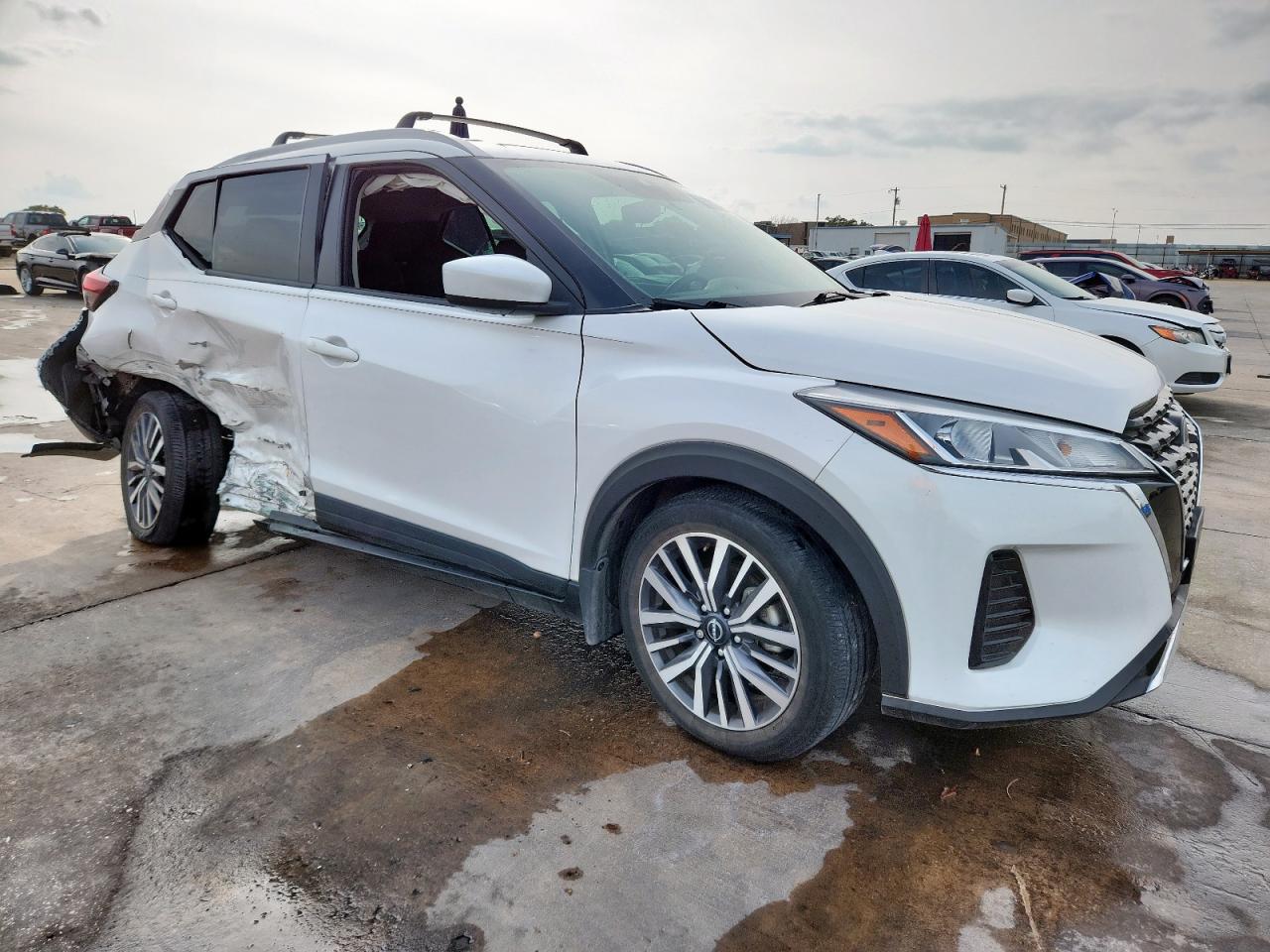 2022 NISSAN KICKS