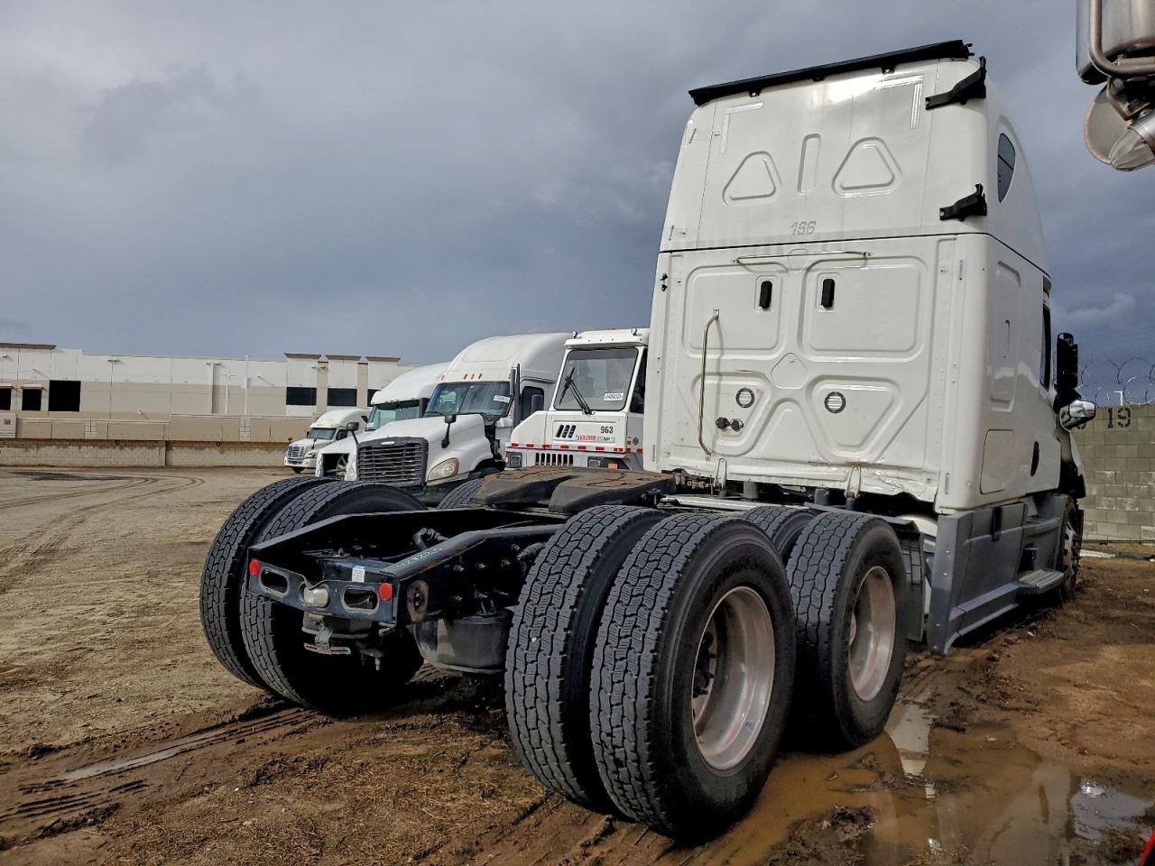 2022 FREIGHTLINER CASCADIA 126