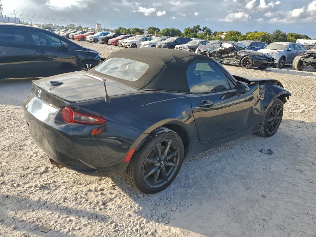 2016 MAZDA MX-5 Miata