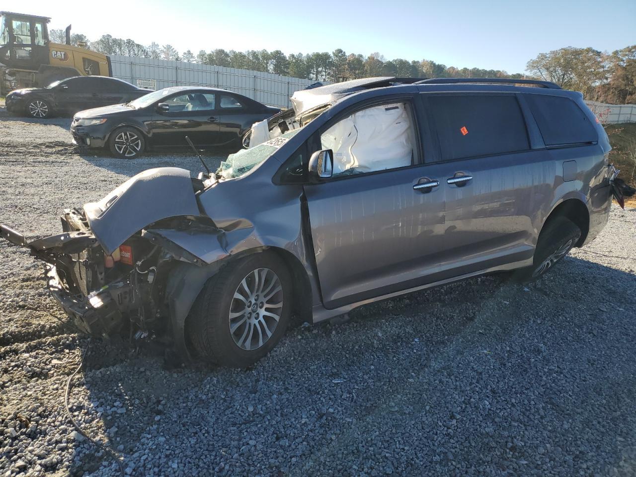 2019 TOYOTA SIENNA