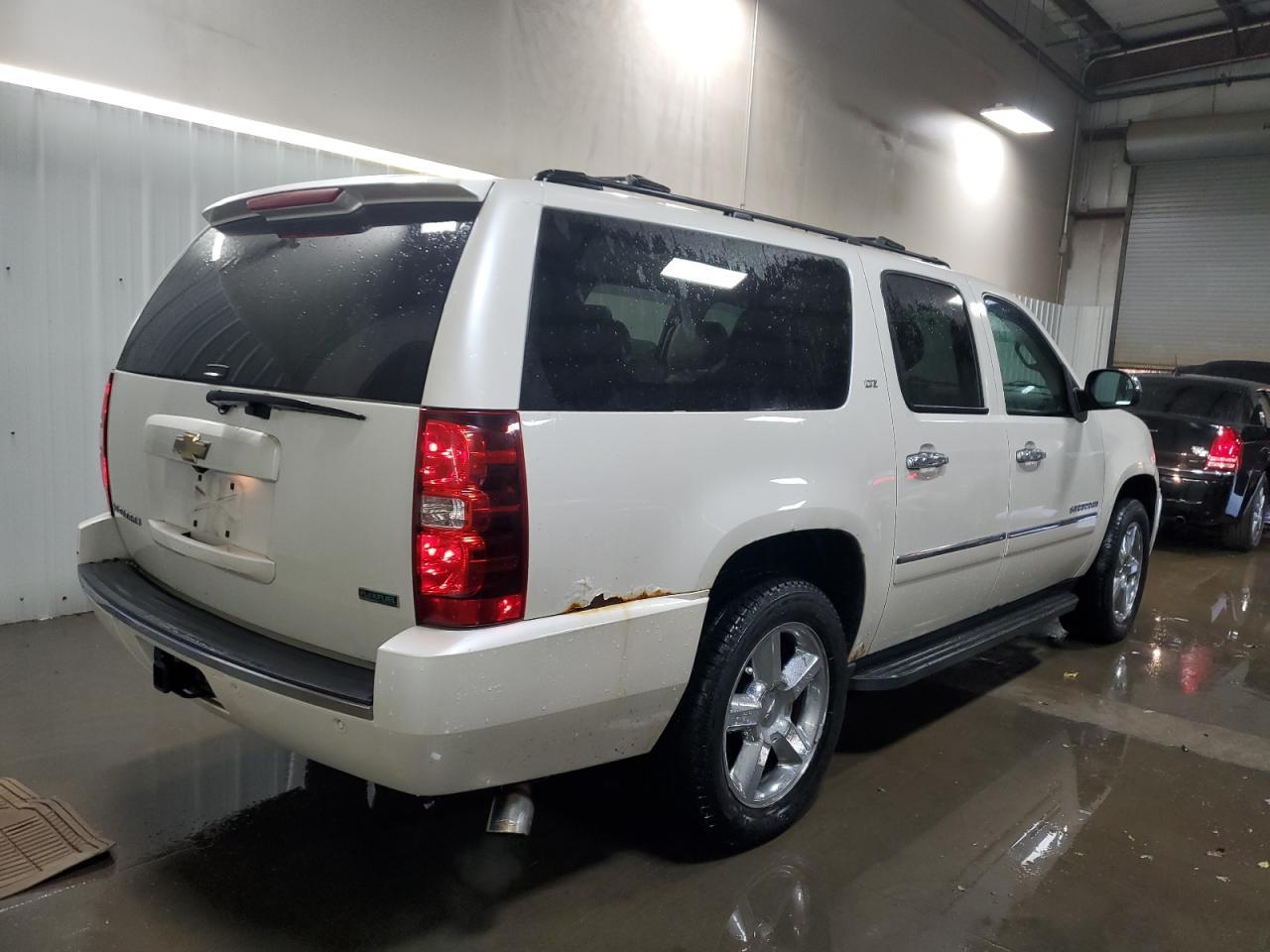 2011 CHEVROLET Suburban