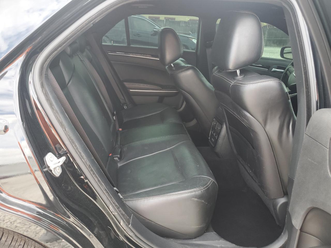 2019 CHRYSLER 300