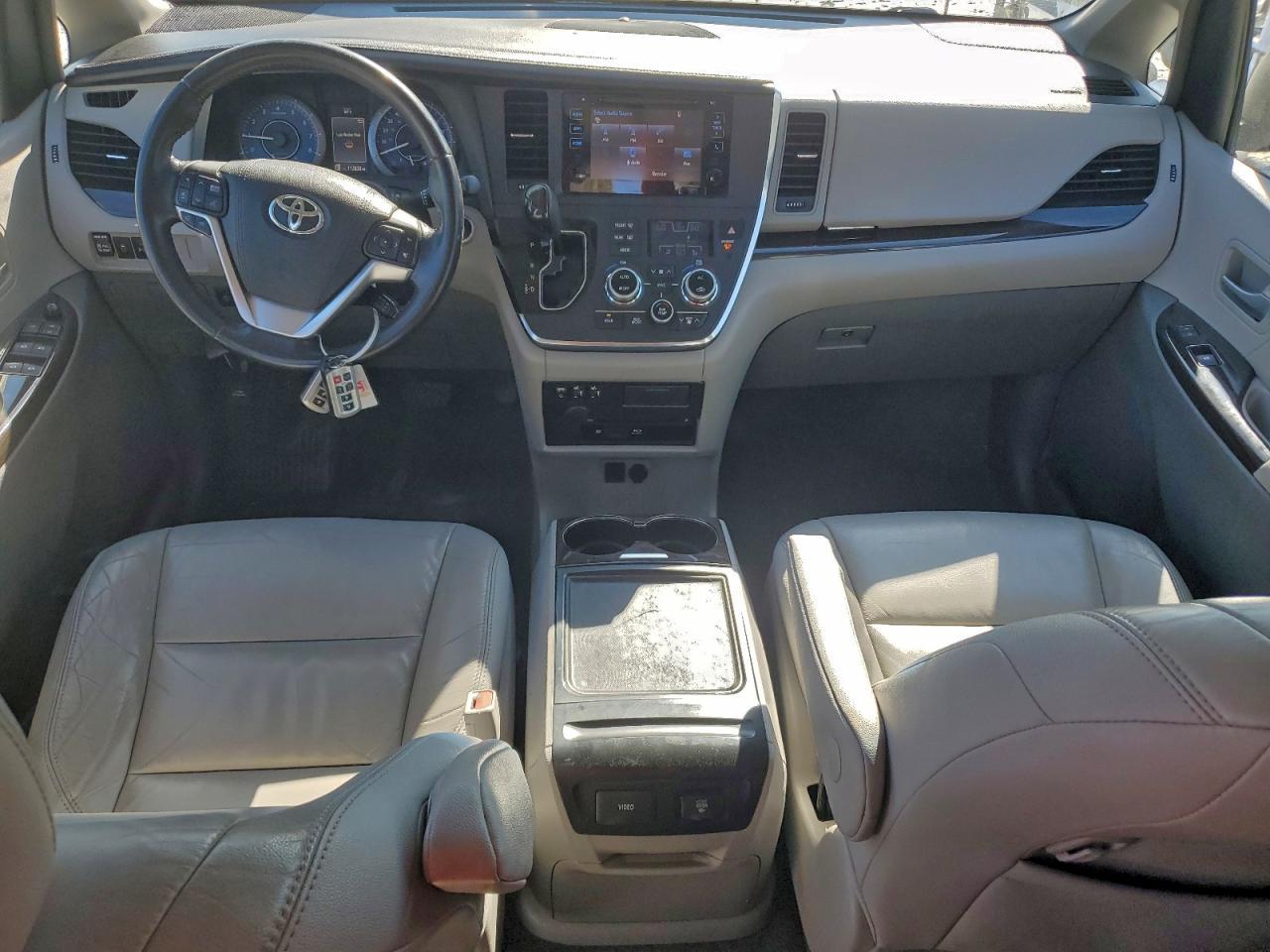 2015 TOYOTA SIENNA