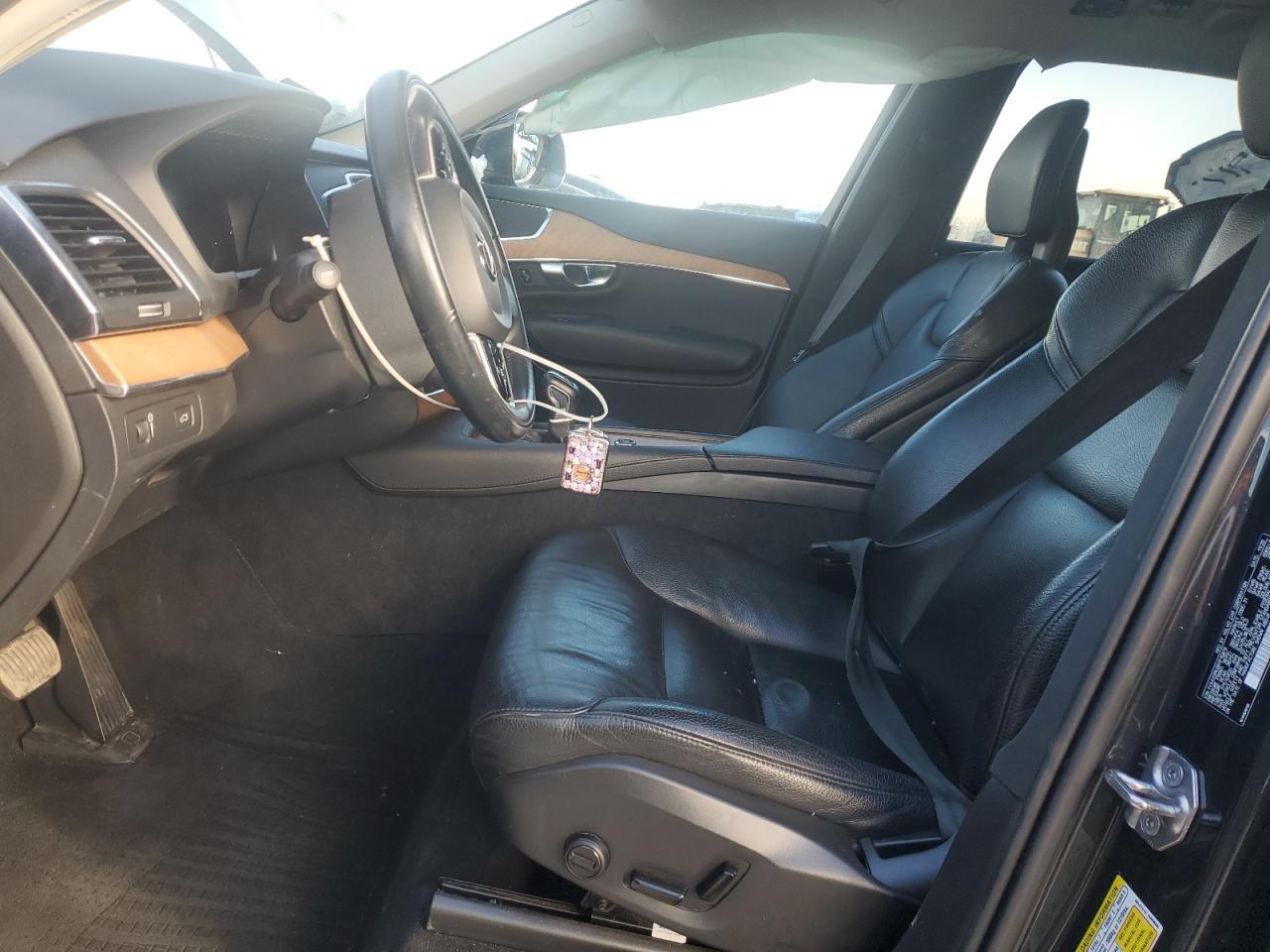 2021 VOLVO XC90