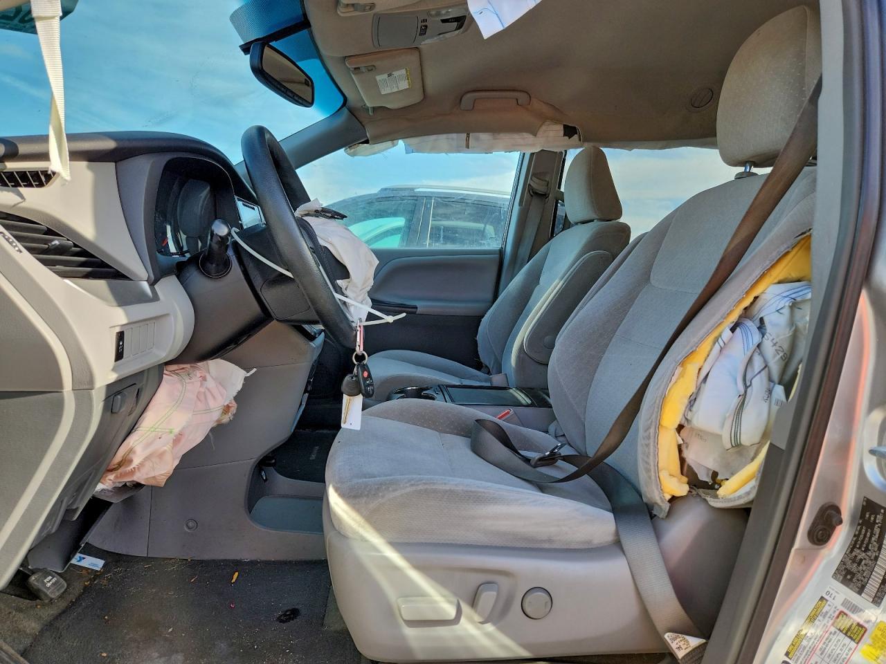 2015 TOYOTA SIENNA