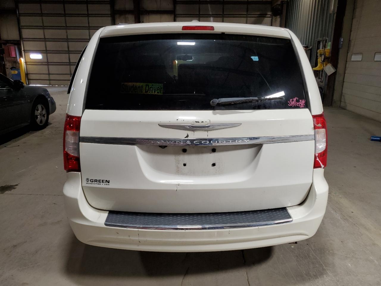 2012 CHRYSLER Town & Country