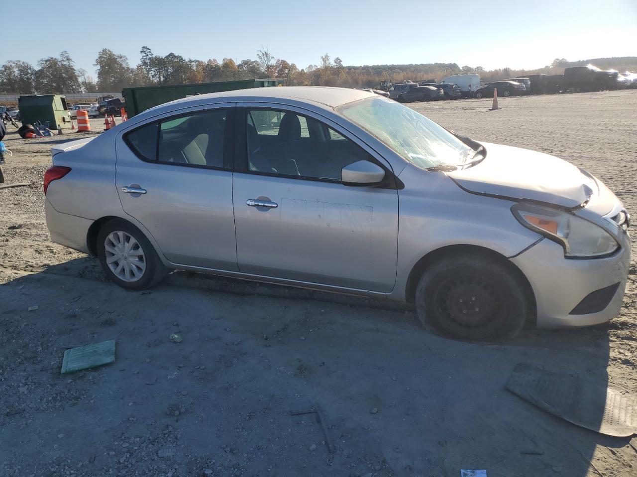 2015 NISSAN VERSA