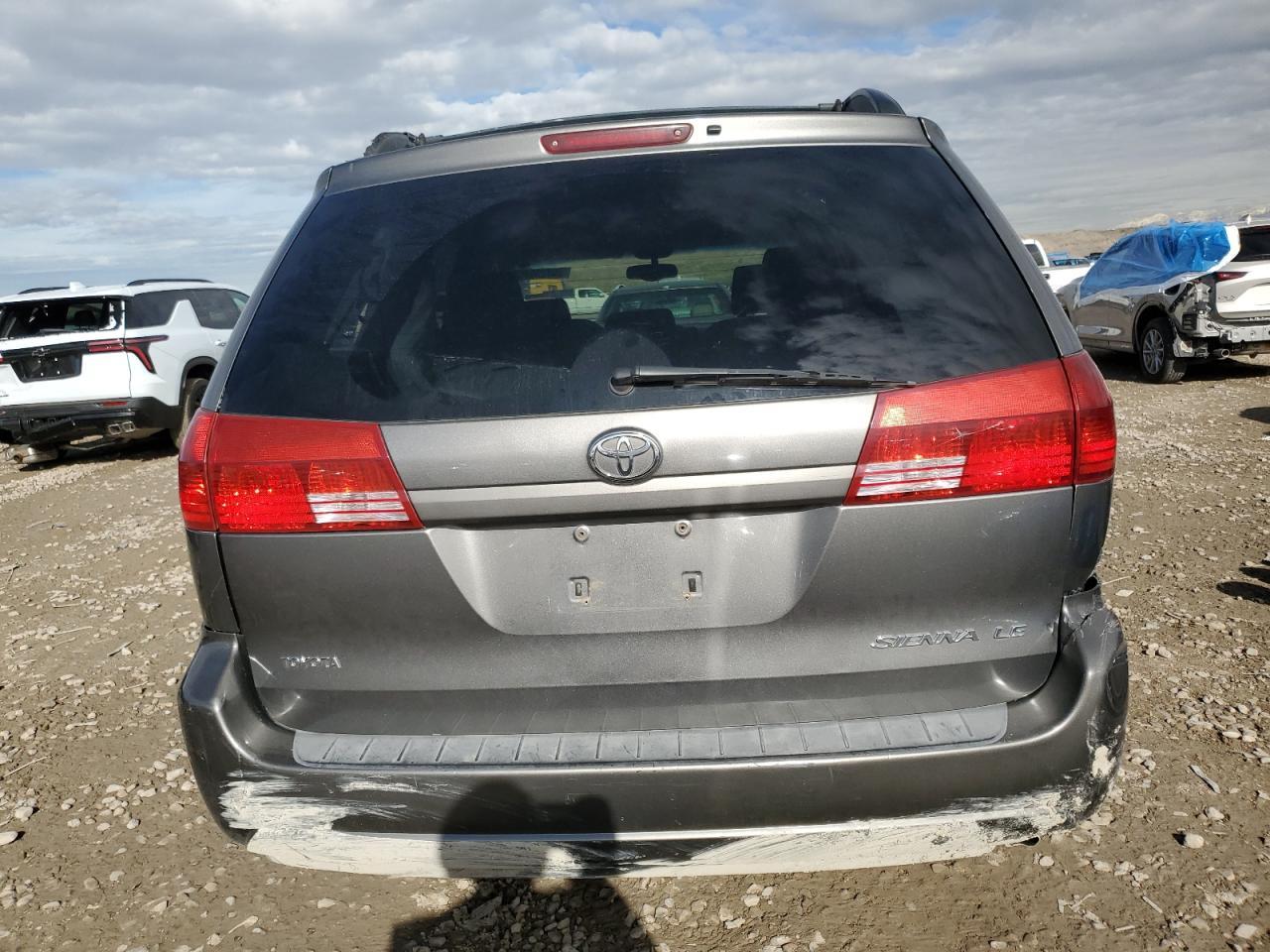 2005 TOYOTA SIENNA