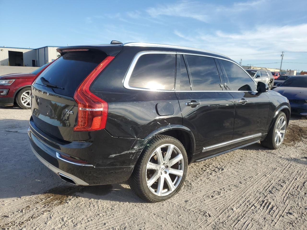 2018 VOLVO XC90