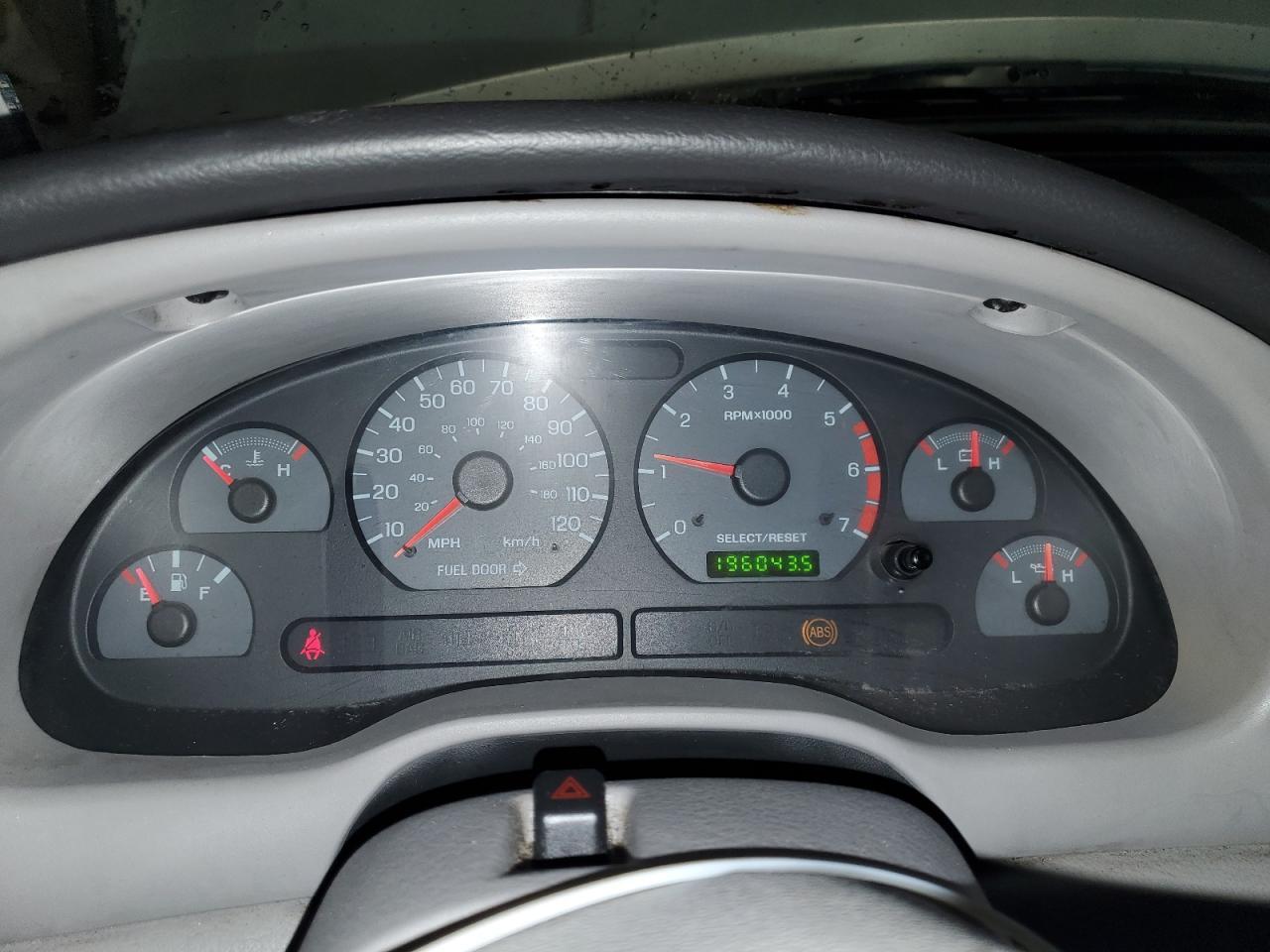 2001 FORD MUSTANG