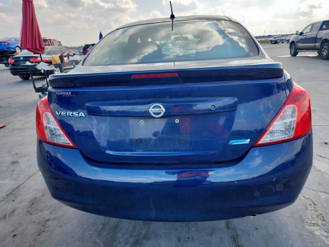 2014 NISSAN VERSA